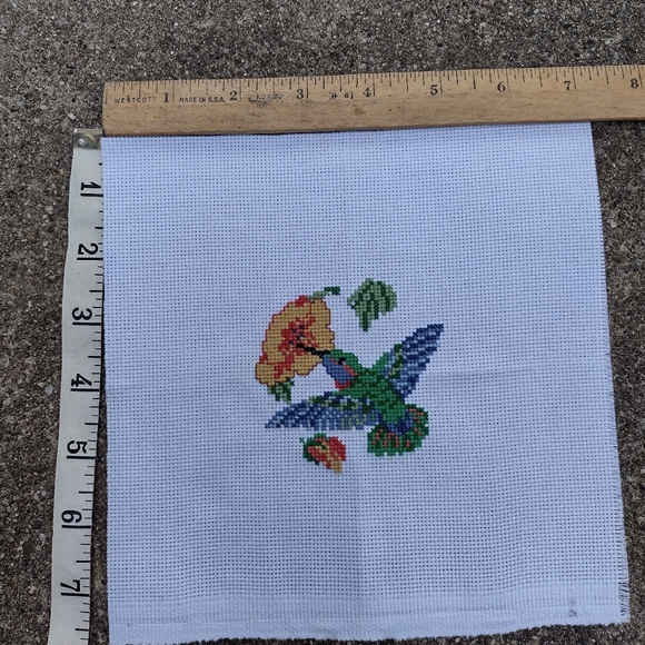 Hummingbird counted crossstitch canvas - Picture 2 of 2